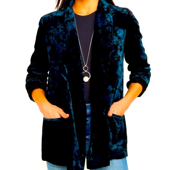Lucky Brand Jackets & Blazers - NWOT LUCKY BRAND Women’s Velvet Blazer size Large